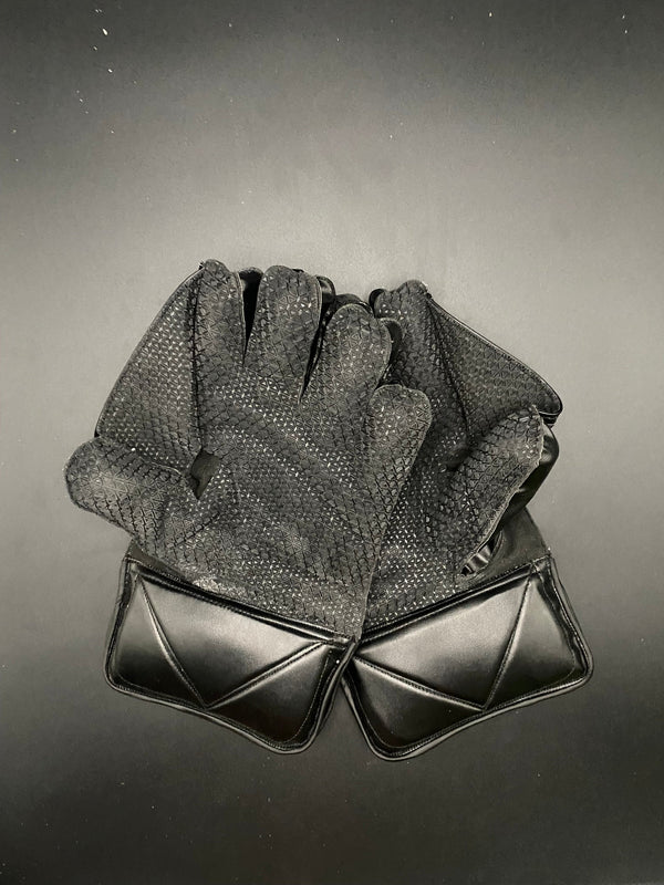 Grey Nicholls Keeping Gloves - Black