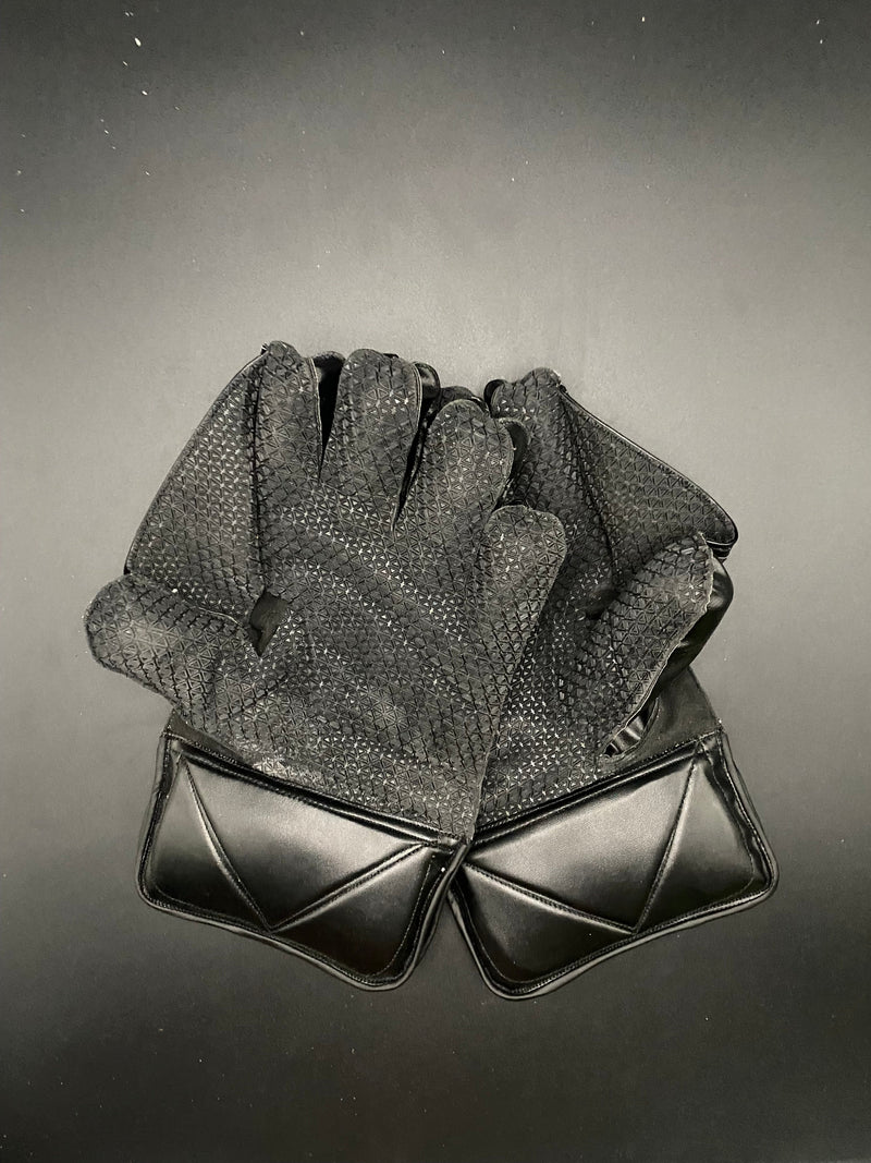 Grey Nicholls Keeping Gloves - Black